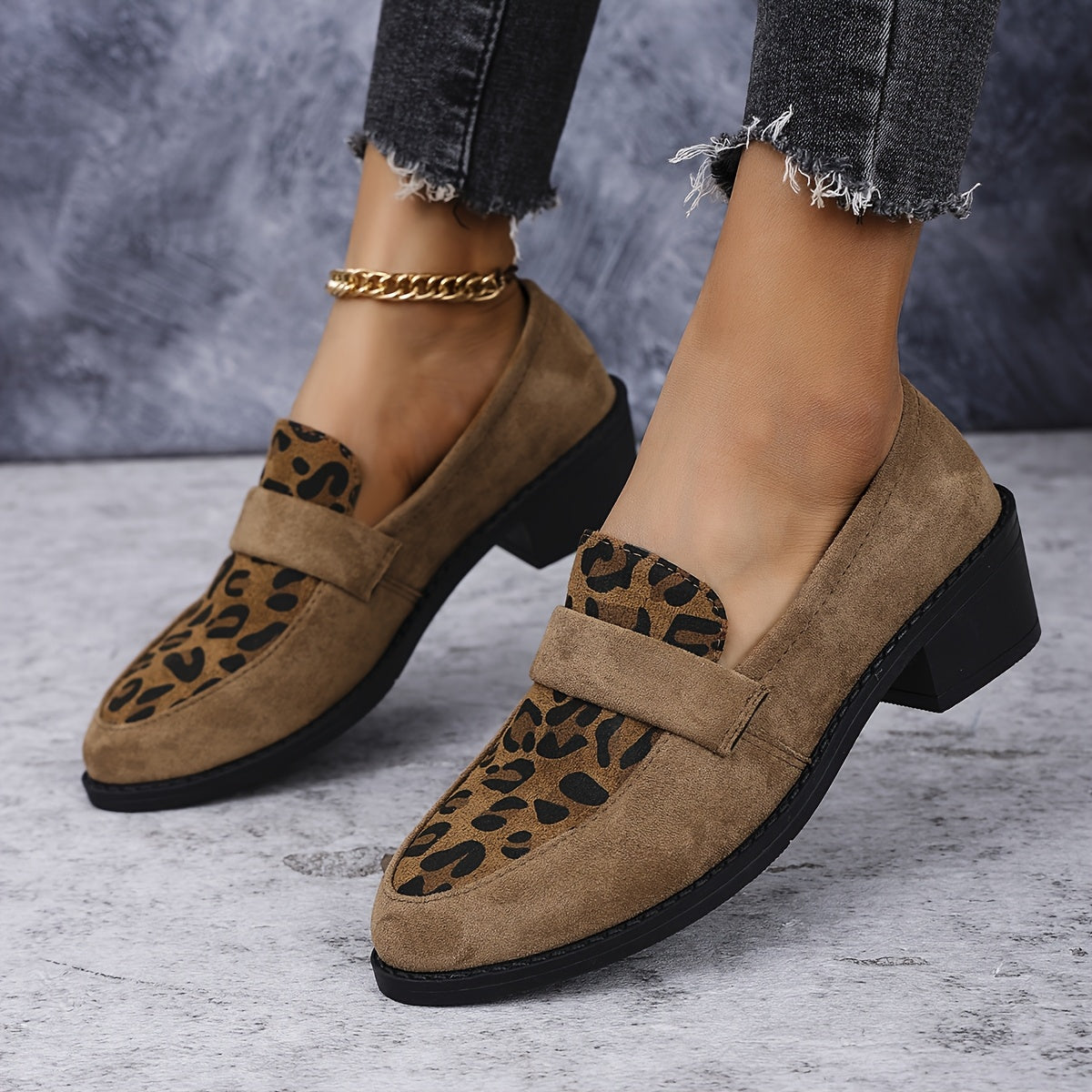 Lina | Elegant loafers with leopard accents and a heel